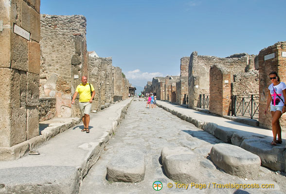 pompeii-street_AJP7248.jpg