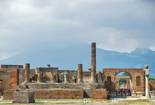 pompeii-temple-of-jupiter_AJP7274.jpg