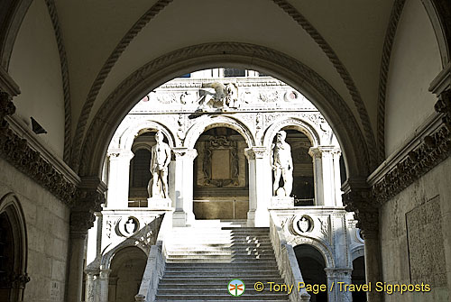 DSC0900 (658 visits) DSC0900