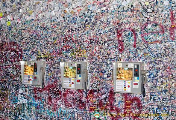 Audio system with information on Juliet's House