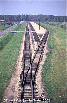 Auschwitz-Birkenau-Concentration-Camps_1_076_poland.jpg