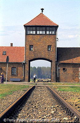 Auschwitz-Birkenau-Concentration-Camps_1_080_poland.jpg
