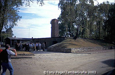 Auschwitz-Gas-Chamber_1_065_poland.jpg