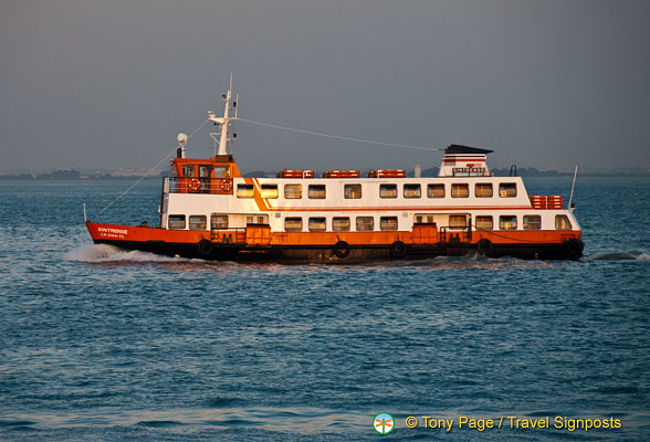 lisbon-ferry_AJP_3150.jpg