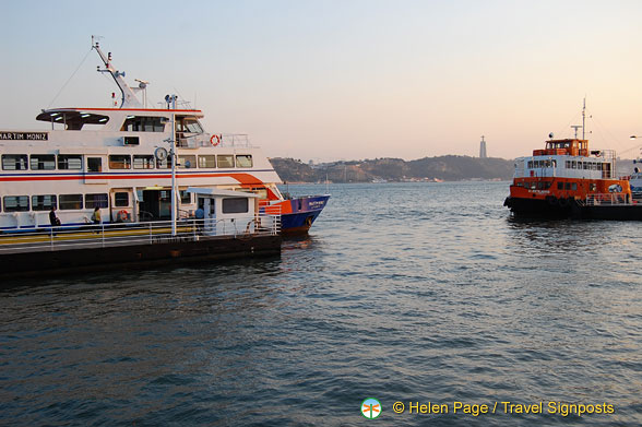 lisbon-ferry_DSC_6206.jpg
