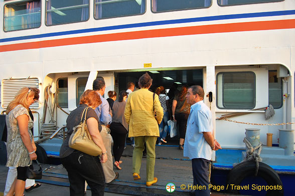 lisbon-ferry_DSC_6207.jpg