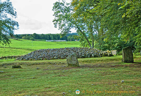 Balnuaran-of-Clava-Southwest-Cairn_AJP6816.jpg