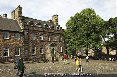 Edinburgh-Castle-Governors-House_AJP0060.jpg