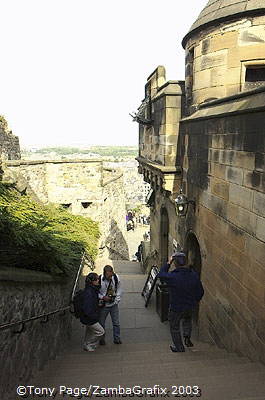 Edinburgh-Castle_AJP0056.jpg