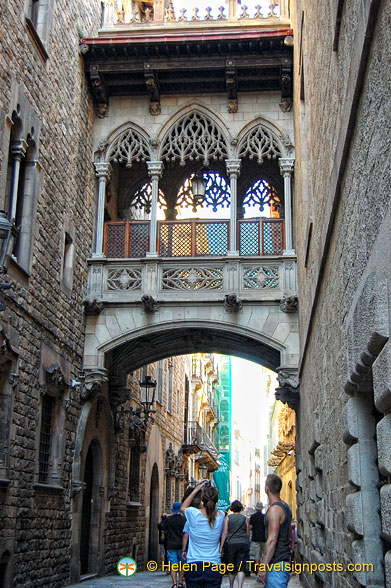 gothic-bridge-barri-gotic_DSC_7535.jpg