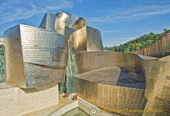 Guggenheim-Bilbao_AJP2902.jpg