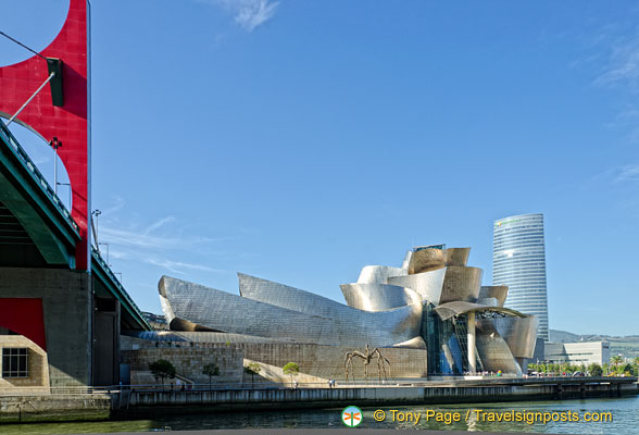 Guggenheim-Bilbao_AJP2946.jpg