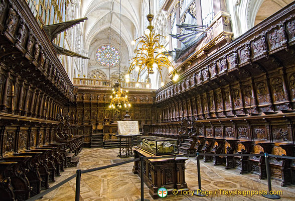 Burgos-Cathedral-Choir_AJP2710.jpg