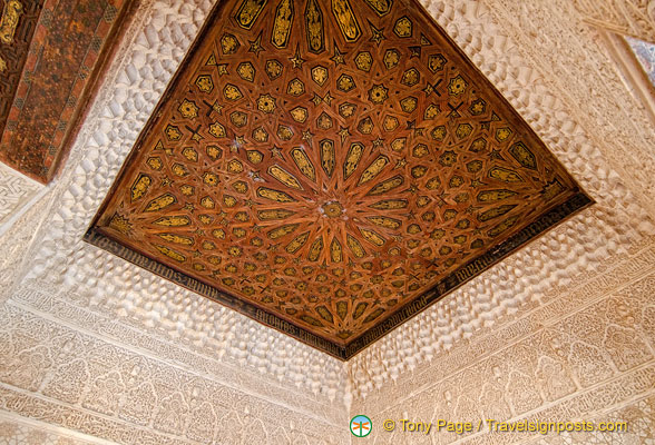 alhambra-facade-of-comares_AJP_4327.jpg