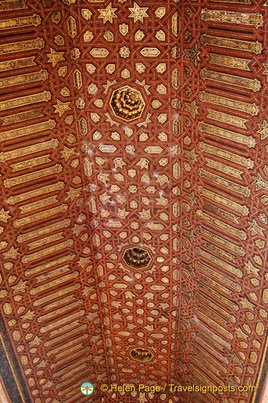alhambra-facade-of-comares_DSC_8285.jpg