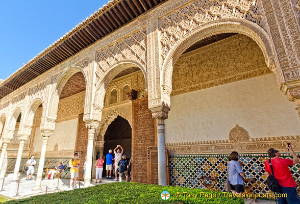 alhambra-patio-de-arrayanes_AJP_4342.jpg