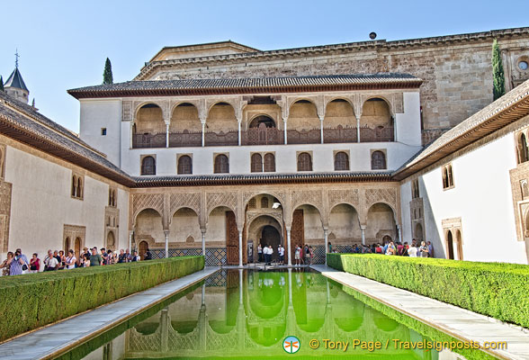 alhambra-patio-de-los-arrayanes_AJP_4347.jpg
