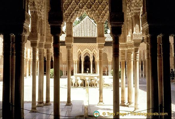 alhambra-patio-de-los-leones_1_093_spain.jpg