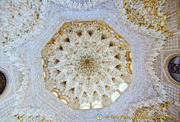 alhambra-sala-de-los-abencerrages_AJP_4377.jpg