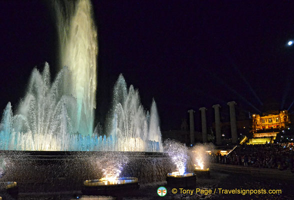 Magic-Fountain-Montjuic_AJP3382.jpg
