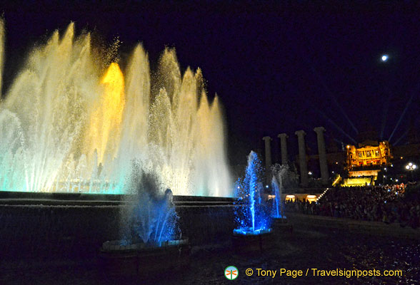 Magic-Fountain-Montjuic_AJP3383.jpg