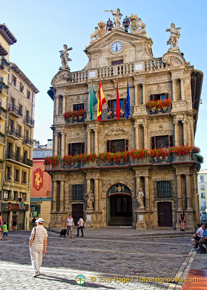 Pamplona-Town-Hall_AJP3119.jpg