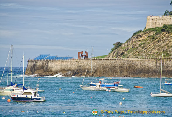 Construccion Vacia (The Empty Structure) is another San Sebastian open-air sculpture