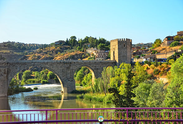 San-Martin-Bridge_AJP2393.jpg