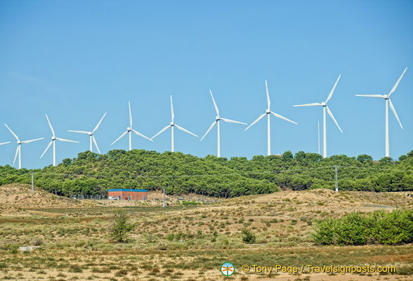 Zaragoza-Windmills_AJP3171.jpg