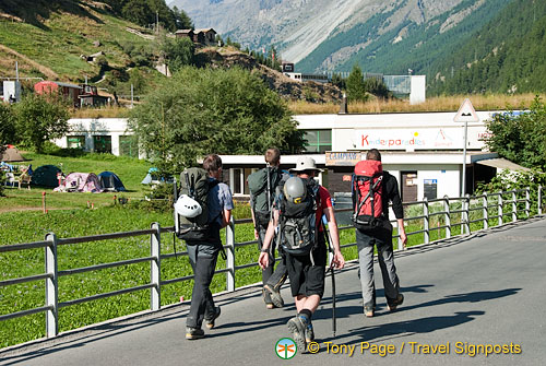 Hiking-in-Zermatt_AJP_7337.jpg