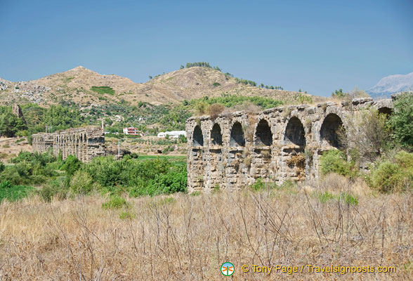 roman-aqueduct-in-aspendos_AJP1112.jpg