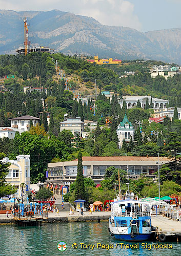 Leaving Yalta (925 bisita) Leaving Yalta