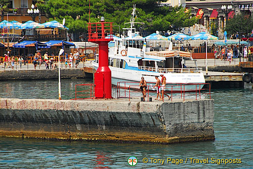 Leaving Yalta (937 visits) Leaving Yalta