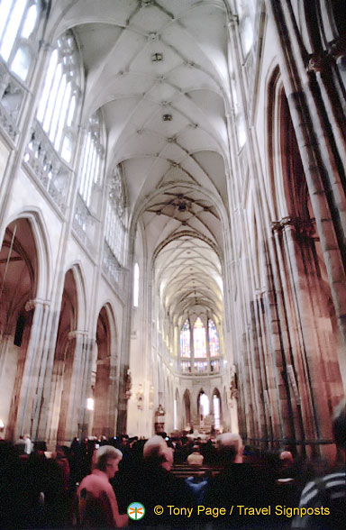St-Vitus-Cathedral_Czech_0005.jpg